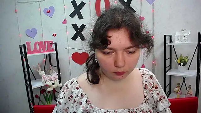 Snapshot of NeonilaLisova chatting on 10-12-25, 05:28 NeonilaLisova online show from 10-12-25, 05:28