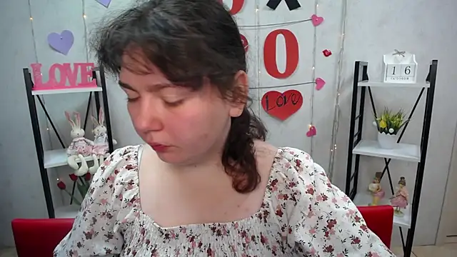 Snapshot of NeonilaLisova chatting on 10-16-25, 05:30 NeonilaLisova online show from 10-16-25, 05:30