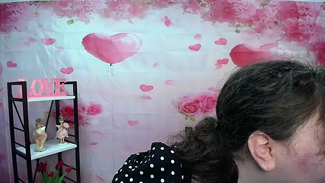 NeonilaLisova online show from 02-14-26, 06:10