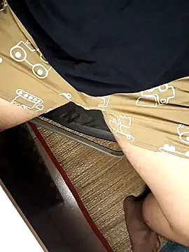 Snapshot of MinhTuan2002 chatting on 09-11-25, 09:37 MinhTuan2002 online show from 09-11-25, 09:37