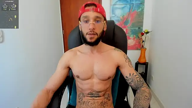 Cristhian teylor  online show from 10-25-25, 03:18