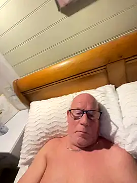 Snapshot of philefc chatting on 10-30-25, 09:48 philefc online show from 10-30-25, 09:48