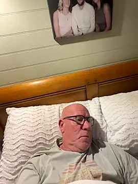 Snapshot of philefc chatting on 11-01-25, 10:23 philefc online show from 11-01-25, 10:23