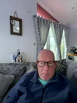 Snapshot of philefc chatting on 11-09-25, 04:05 philefc online show from 11-09-25, 04:05