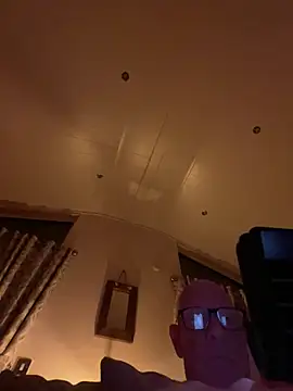 Snapshot of philefc chatting on 11-26-25, 05:14 philefc online show from 11-26-25, 05:14