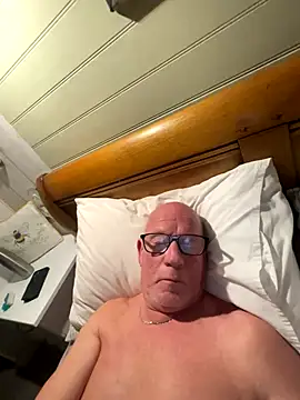 Snapshot of philefc chatting on 12-13-25, 10:26 philefc online show from 12-13-25, 10:26