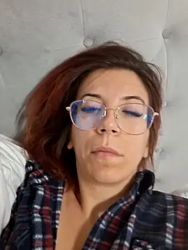 Snapshot of Anayssa_ chatting on 09-28-25, 08:25 Anayssa online show from 09-28-25, 08:25