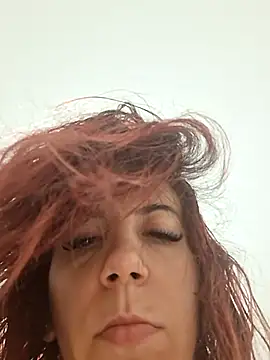 Snapshot of Anayssa_ chatting on 10-17-25, 08:00 Anayssa online show from 10-17-25, 08:00