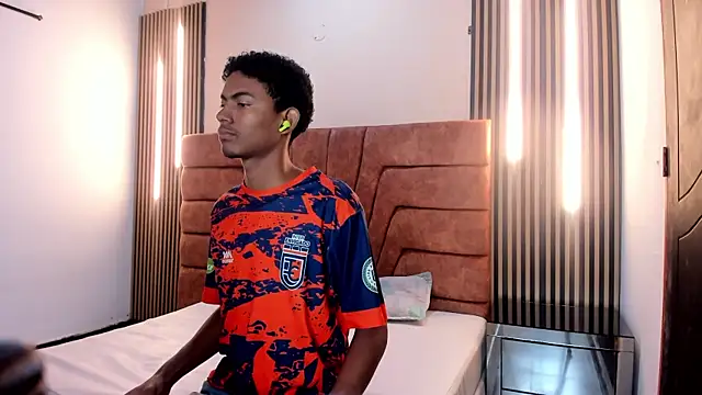 FYKMOR 1 online show from 09-26-25, 03:43