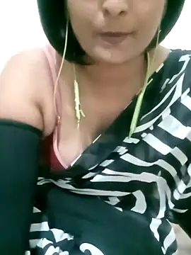 Snapshot of Queen_Kushi4 chatting on 09-23-25, 05:27 Queen Kushi4 online show from 09-23-25, 05:27