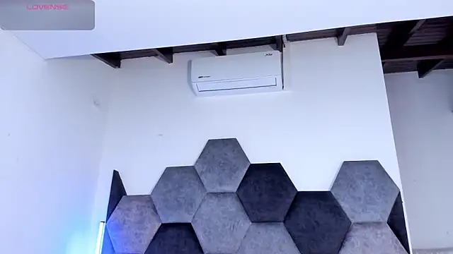 BellaNixs online show from 04-02-26, 11:41