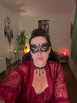 Nadja Noir online show from 12-03-25, 05:00
