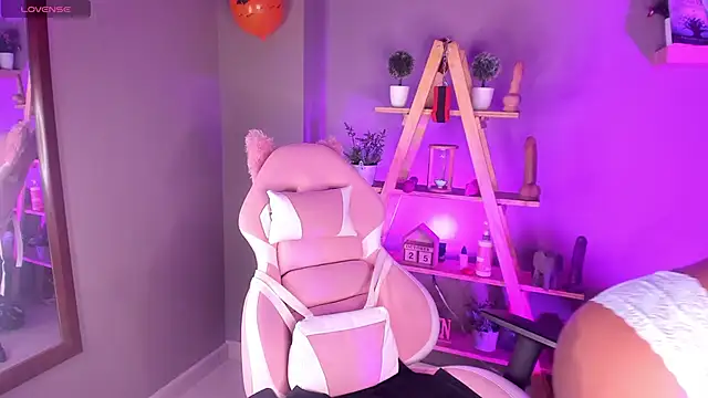 nyxmoonhells online show from 11-14-25, 09:35