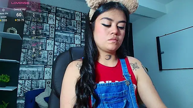 Snapshot of Mia_Morelli_ chatting on 09-25-25, 04:16 Mia Morelli  online show from 09-25-25, 04:16