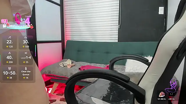 SamaraAnders  online show from 10-19-25, 04:57