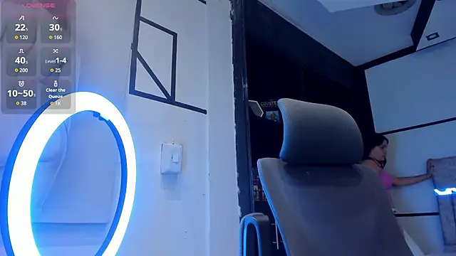 SamaraAnders  online show from 04-22-26, 04:59