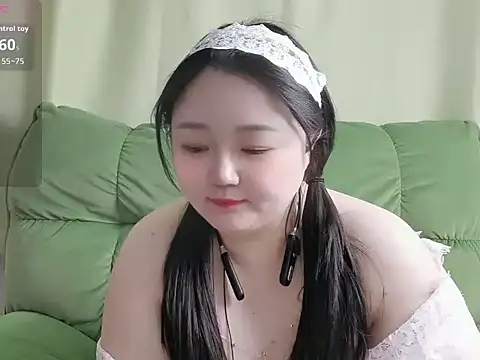 Snapshot of Adelle01 chatting on 03-16-26, 06:12 Adelle01 online show from 03-16-26, 06:12