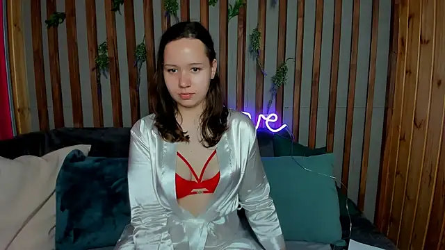 Laura Ellinss online show from 09-22-25, 07:54