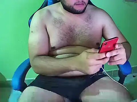 Snapshot of Bearmexicano69 chatting on 09-16-25, 04:24 Bearmexicano69 online show from 09-16-25, 04:24