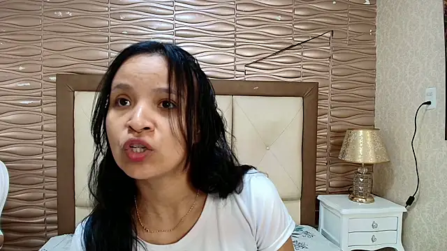 Snapshot of Miladiosa chatting on 05-15-26, 12:01 Miladiosa online show from 05-15-26, 12:01