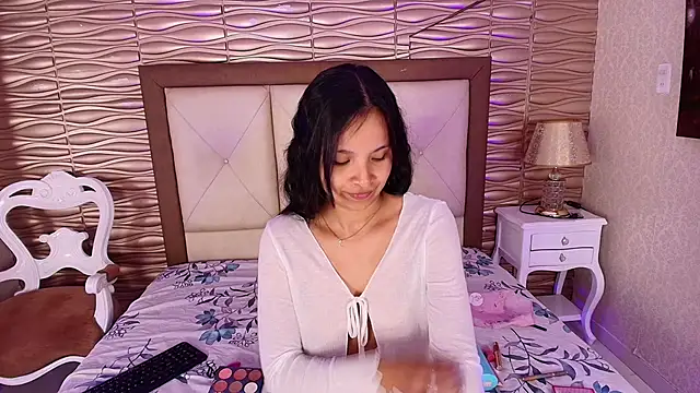 Snapshot of Miladiosa chatting on 05-26-26, 12:12 Miladiosa online show from 05-26-26, 12:12