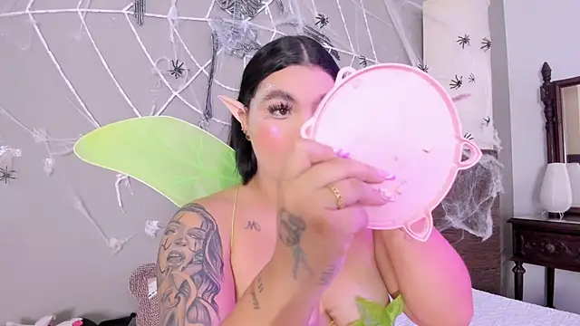 Snapshot of melody_blossom_ chatting on 10-30-25, 08:31 melody blossom  online show from 10-30-25, 08:31