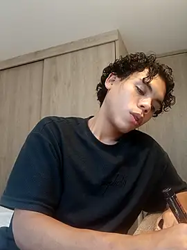 Snapshot of FunJade chatting on 11-13-25, 08:41 FunJade online show from 11-13-25, 08:41