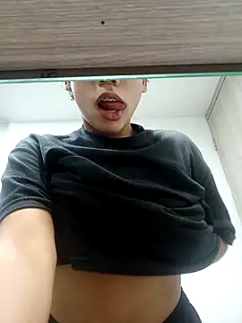 Snapshot of FunJade chatting on 11-14-25, 07:45 FunJade online show from 11-14-25, 07:45