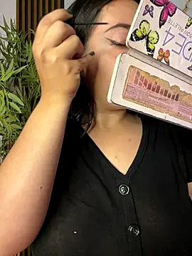 sara roy04  online show from 09-18-25, 03:52