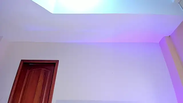 Snapshot of SerenaAveline chatting on 11-04-25, 11:15 SerenaAveline online show from 11-04-25, 11:15