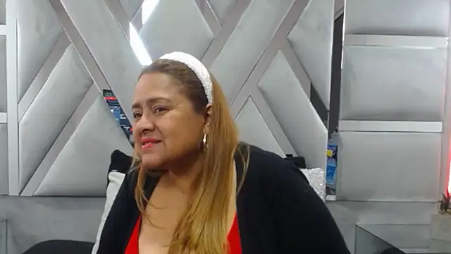 MonzerratBoyer online show from 11-29-25, 08:01