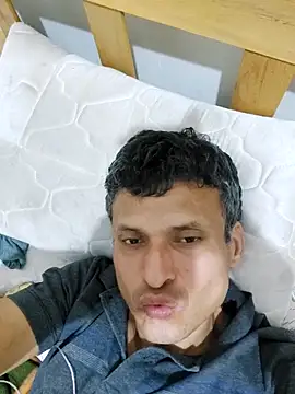 Snapshot of luislimafuego chatting on 12-22-25, 03:36 luislimafuego online show from 12-22-25, 03:36