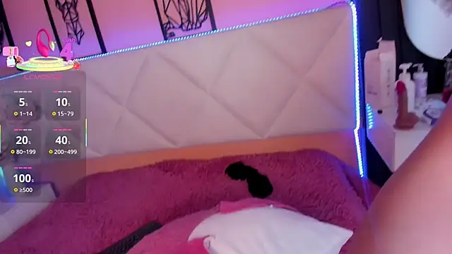 Snapshot of veronica_hill_ chatting on 11-18-25, 07:13 veronica hill online show from 11-18-25, 07:13