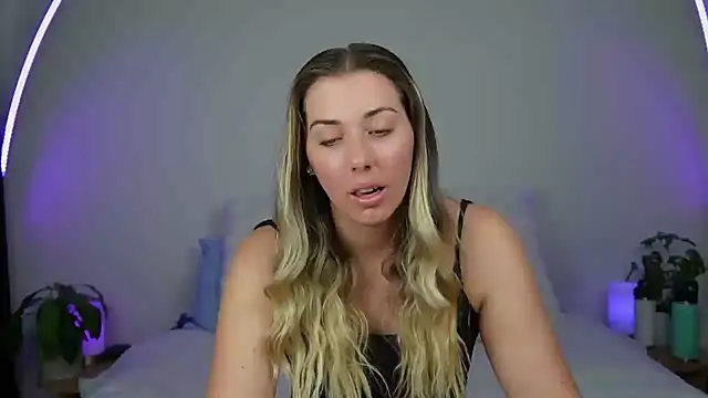 louiseberkeley online show from 10-04-25, 04:21