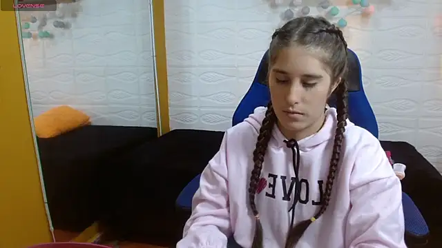 karlarousex online show from 09-26-25, 02:59