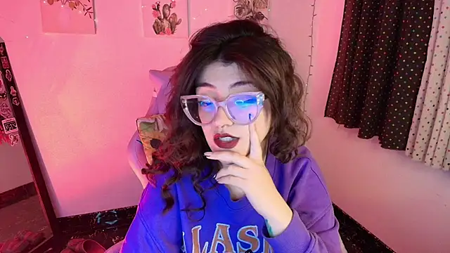 Snapshot of isaferrer06 chatting on 11-08-25, 05:18 isaferrer06 online show from 11-08-25, 05:18