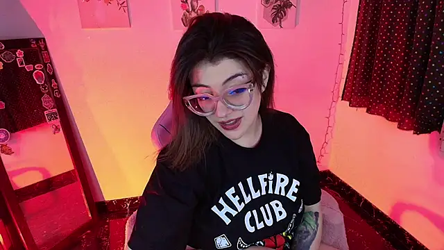 Snapshot of isaferrer06 chatting on 11-26-25, 04:13 isaferrer06 online show from 11-26-25, 04:13