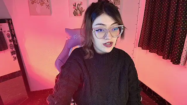 Snapshot of isaferrer06 chatting on 12-04-25, 04:11 isaferrer06 online show from 12-04-25, 04:11