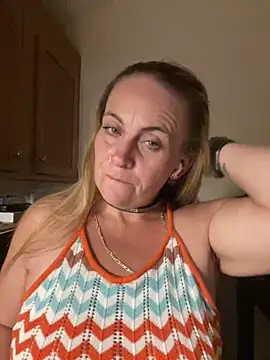 Snapshot of daddienympho chatting on 09-27-25, 02:16 daddienympho online show from 09-27-25, 02:16