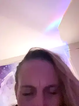 Snapshot of daddienympho chatting on 10-28-25, 01:53 daddienympho online show from 10-28-25, 01:53