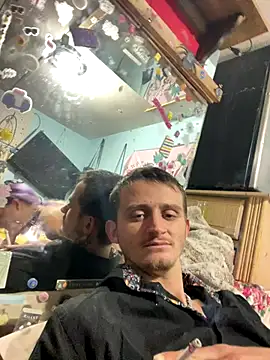 Snapshot of StoneyCam chatting on 12-17-25, 08:20 StoneyCam online show from 12-17-25, 08:20