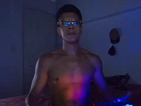 AngelSaloh online show from 12-22-25, 12:51