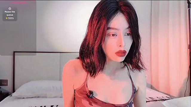 lucy-66 online show from 12-17-25, 09:04