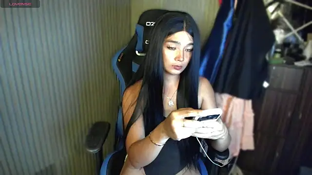 Snapshot of TrinityFucksYou chatting on 06-11-26, 02:26 TrinityFucksYou online show from 06-11-26, 02:26