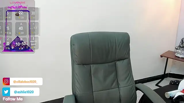 MiaVillalobos online show from 10-22-25, 11:43