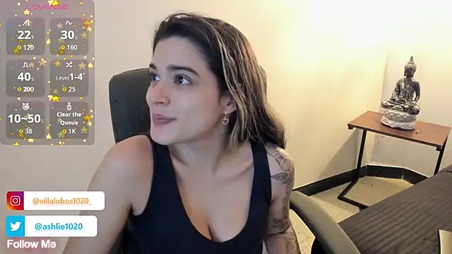 MiaVillalobos online show from 10-30-25, 12:06