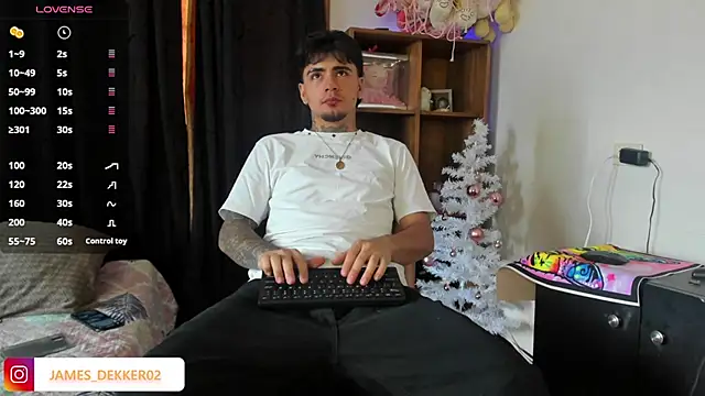 JamesDeker online show from 11-18-25, 06:56