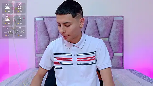 Snapshot of lana_and_liam_ chatting on 10-05-25, 10:24 lana and liam online show from 10-05-25, 10:24