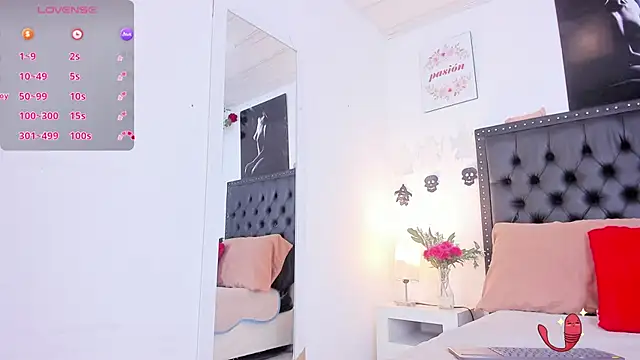 Snapshot of ScarlettVell chatting on 10-25-25, 07:19 ScarlettVell online show from 10-25-25, 07:19