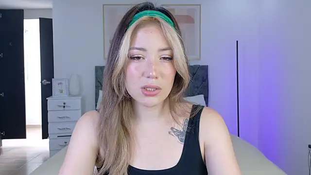 Snapshot of Eliih_01 chatting on 09-12-25, 06:08 Eliih 01 online show from 09-12-25, 06:08